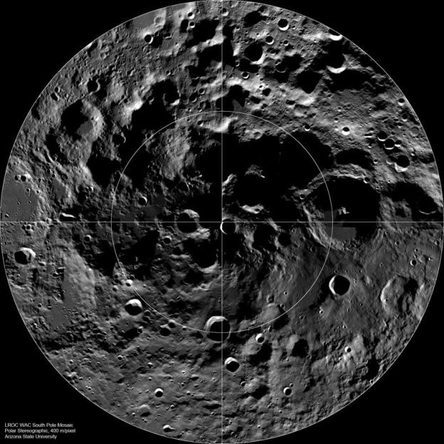 Polo-sur-de-la-Luna.jpg
