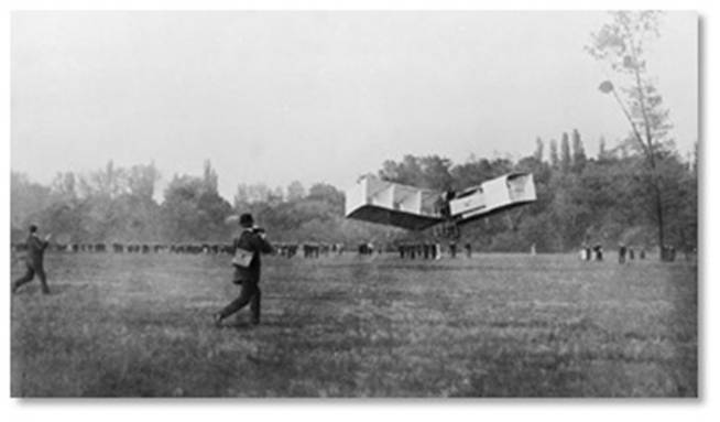 Santos-Dumont_Vuelo-14-bis.jpg