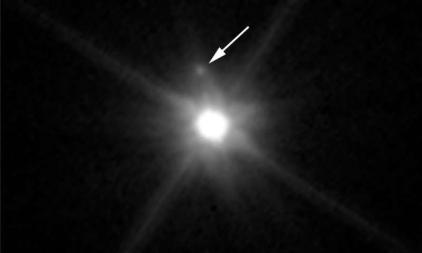 Hubble descubre luna orbitando el planeta enano Makemake